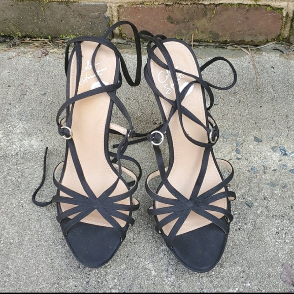 RELISTEDVS Colin Stuart strappy & sexy black heels - Picture 7 of 7